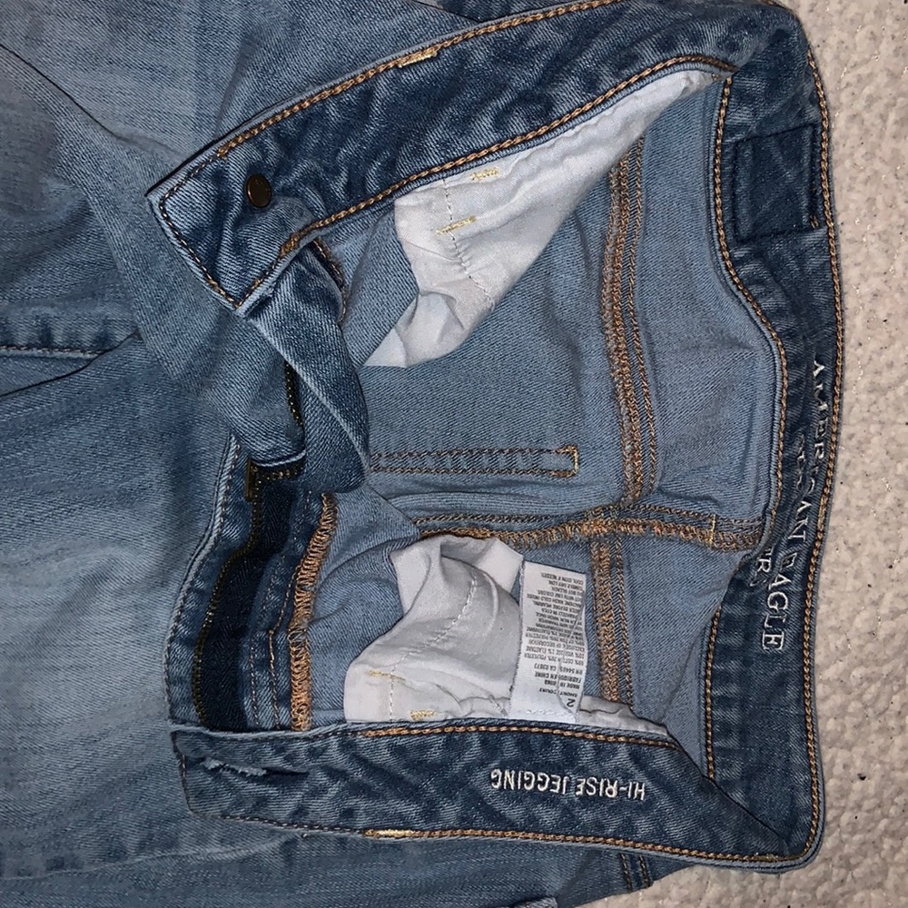 American Eagle Light wash Hi-Rise Jeggings size 2!